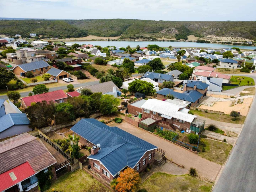 2 Bedroom Property for Sale in Stilbaai Wes Western Cape